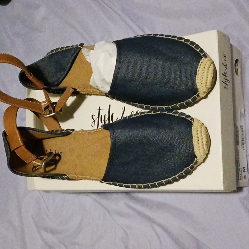 Womens shoes